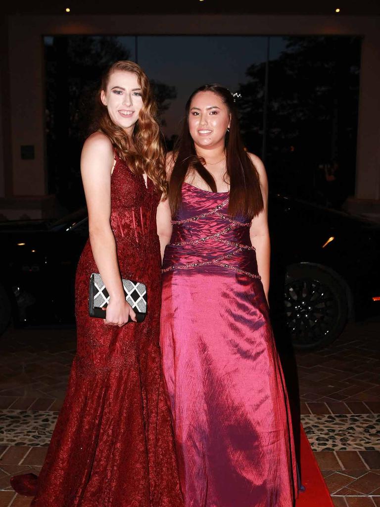 17th October 2020, Lilli Barclay Ford, Jemma Pettifer from Rivermount College attend their year 12 formal at Links hope Island Photo Paul Stevens SMP Images