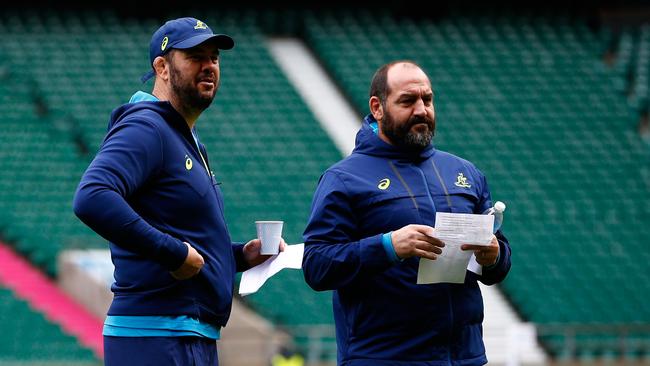 Michael Cheika and Mario Ledesma ahead of the 2015 Rugby World Cup final.