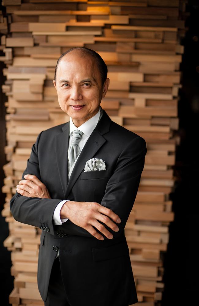 Shoe designer Jimmy Choo arrives in Queensland to teach young fashionistas Gold Coast Bulletin