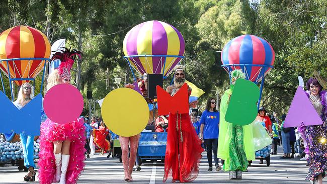 The Moomba Parade winds its way along Birdwood Ave. Picture: Ian Currie