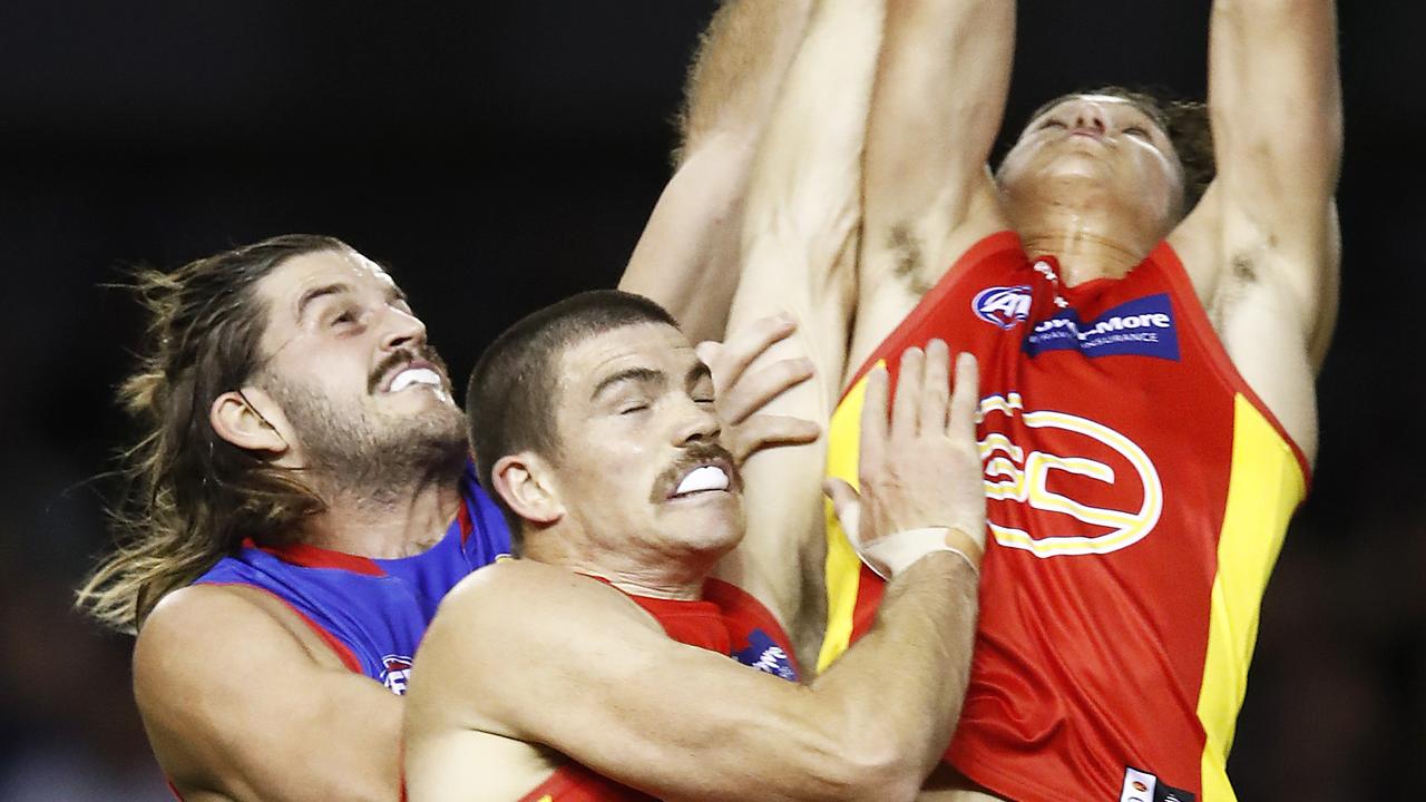 AFL Round 5: Western Bulldogs Vs Gold Coast Suns Live Score, Marcus ...