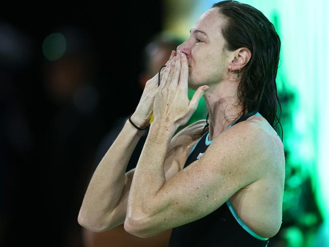 Cate Campbell thanks the crowd after the 50m freestyle final. Picture: Getty Images