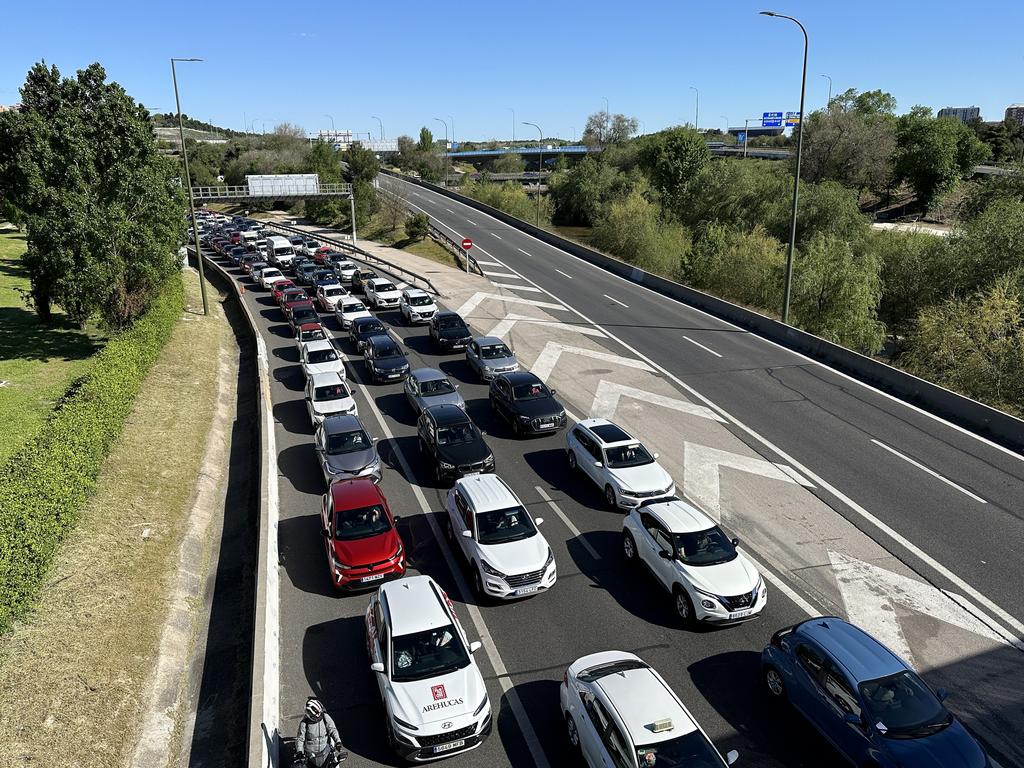Traffic at a standstill in Madrid during the blackout. Picture: Julian Finney/Getty Images
