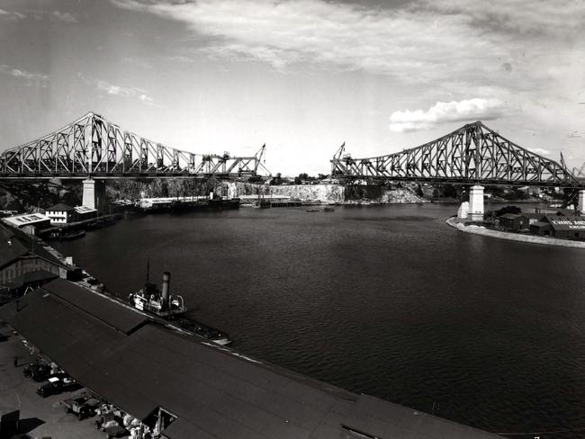 Brisbane’s Story Bridge under construction in the 1930s