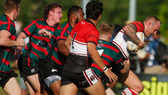 Bears Clint Chettle on the charge against South Darwin. Picture: Glenn Campbell