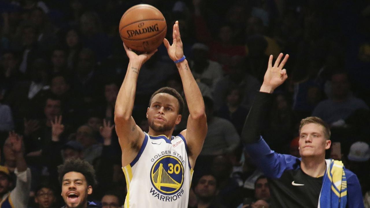 Steph curry three outlet pointers