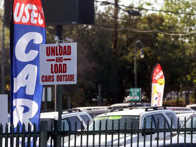 LOS ANGELES, CALIFORNIA - MARCH 10: Used cars are available for sale at a used car lot on March 10, 2022 in Los Angeles, California. According to the Department of Labor, the price of used vehicles increased 41.2 percent since last year, despite falling 0.2 percent from last month, as inflation has hit a 40-year high.   Mario Tama/Getty Images/AFP == FOR NEWSPAPERS, INTERNET, TELCOS & TELEVISION USE ONLY ==