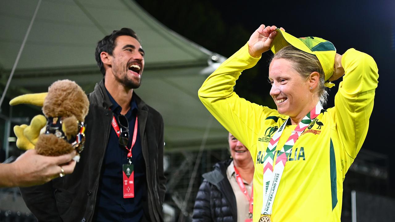 Mitchell Starc and Alyssa Healy (Photo by Hannah Peters/Getty Images)