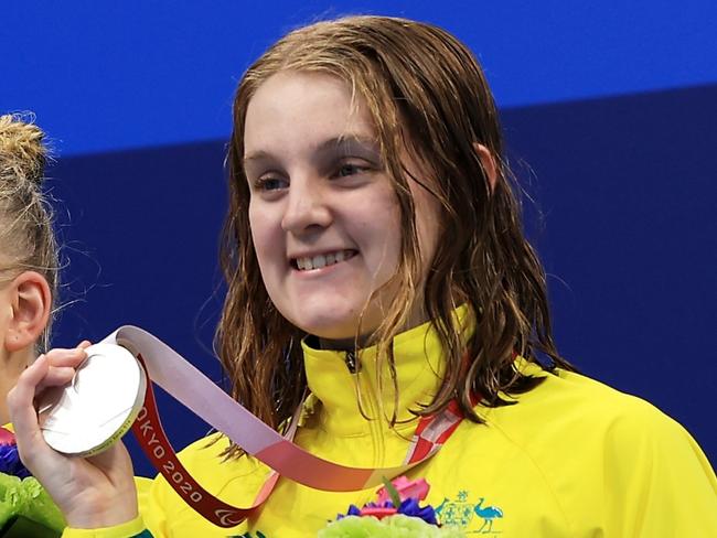 TOKYO, JAPAN - AUGUST 28:  (L-R) Silver medalists Ricky Betar, Benjamin James Hance, Ruby Storm and Madeleine McTernan of Team Australia pose during the medal ceremony for the Mixed 4x100m Freestyle Relay - S14 Final on day 4 of the Tokyo 2020 Paralympic Games at Tokyo Aquatics Centre on August 28, 2021 in Tokyo, Japan. (Photo by Buda Mendes/Getty Images)