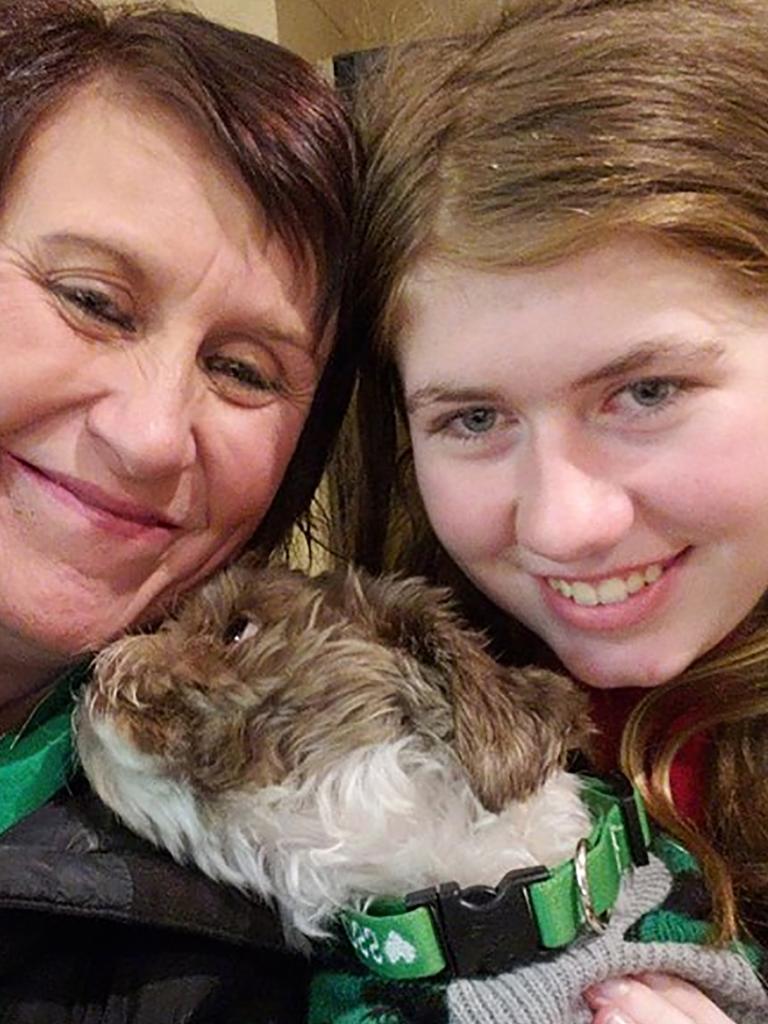 Jayme Closs (right) with her aunt Jennifer Naiberg Smith after being reunited on January 11, 2019. Picture: AFP.