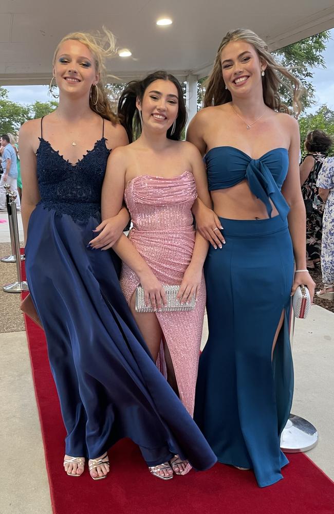 Stephanie, Larissa and Sophie at the 2023 Mountain Creek State High formal.