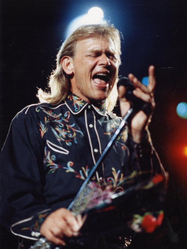 John Farnham performing in the SA-FM Kickstart concert in 1991.