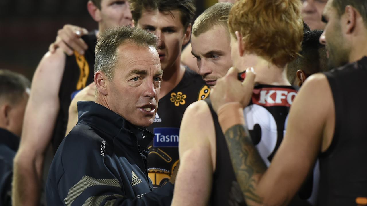 SYDNEY, AUSTRALIA - MAY 29: Hawks coach Alastair Clarkson speaks to his players during the round 11 AFL match between the Gold Coast Suns and the Hawthorn Hawks at Sydney Cricket Ground on May 29, 2021 in Sydney, Australia. (Photo by Albert Perez/AFL Photos/via Getty Images)
