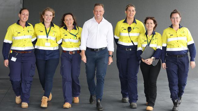 Premier Steven Miles with Fortescue workers in Gladstone on Monday. Picture: Annette Dew