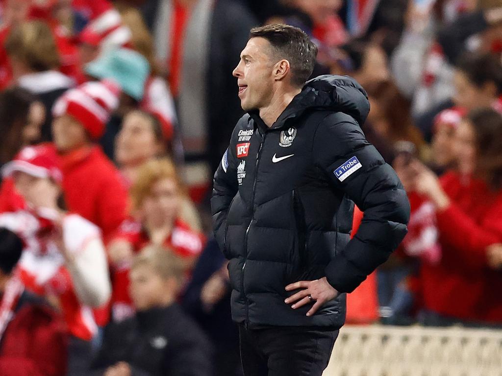 SYDNEY, AUSTRALIA – AUGUST 09: Craig McRae, Senior Coach of the Magpies looks dejected after a loss during the 2024 AFL Round 22 match between the Sydney Swans and the Collingwood Magpies at The Sydney Cricket Ground on August 09, 2024 in Sydney, Australia. (Photo by Michael Willson/AFL Photos via Getty Images)