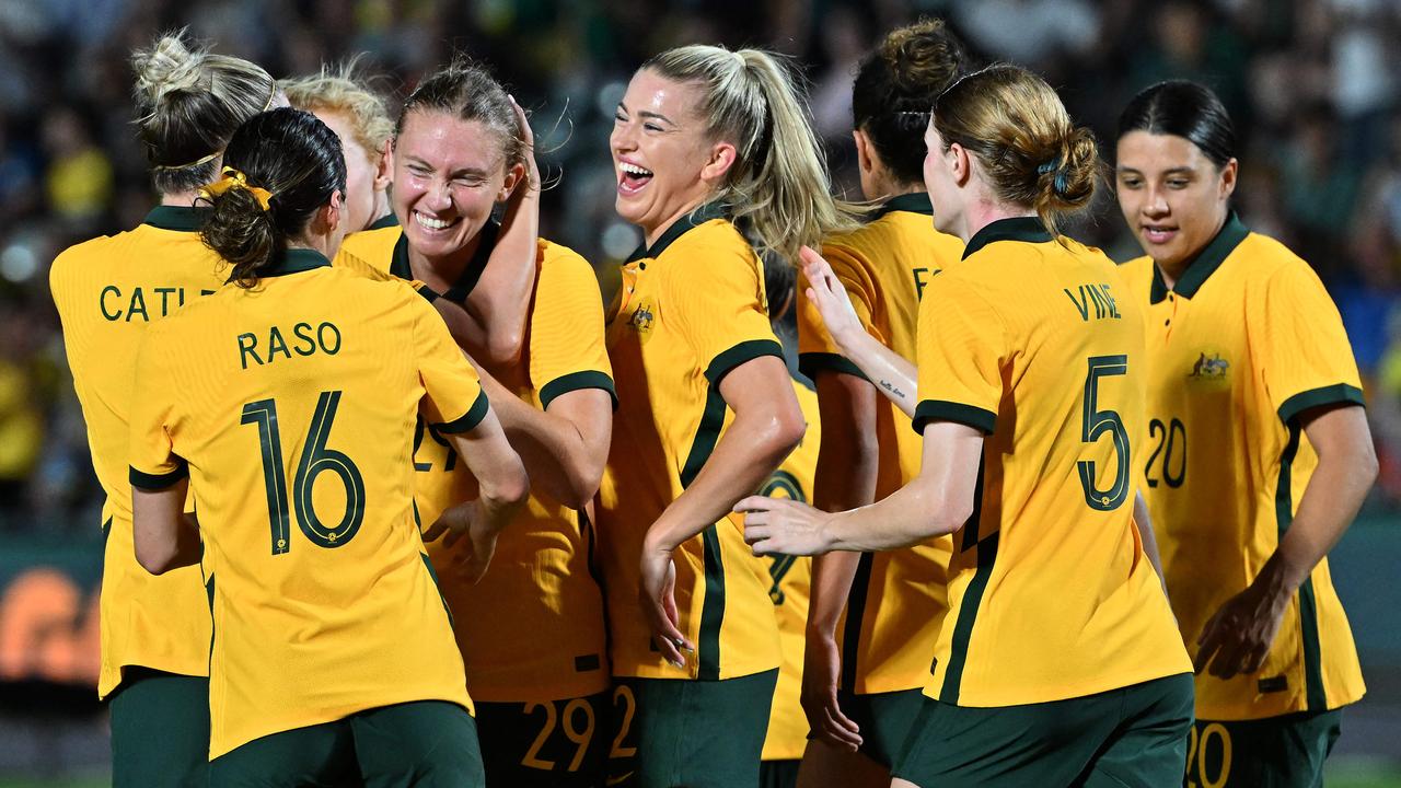 Les Australiens Matildas ouvrent la campagne de la Coupe des Nations avec style et battent la Tchéquie, République tchèque, dernières nouvelles