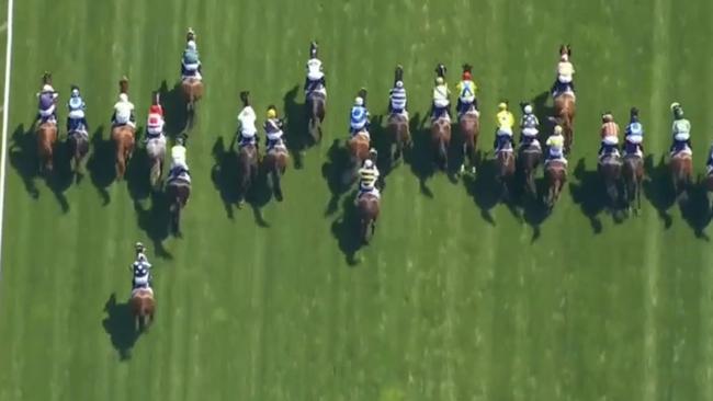 2023 Melbourne cup how the race was won. Start.