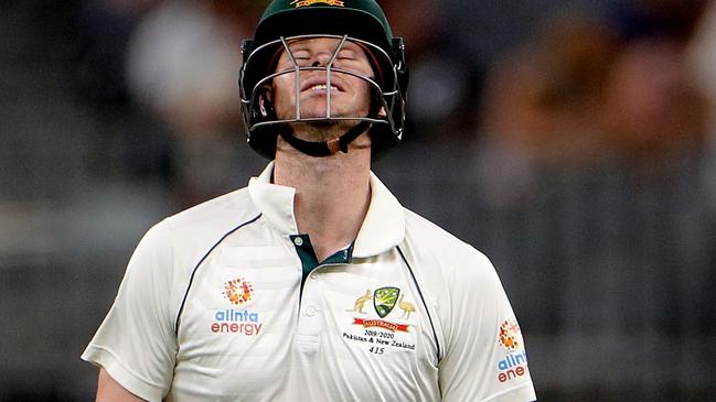 Steve Smith falls for 16 late on day three. Picture: AAP