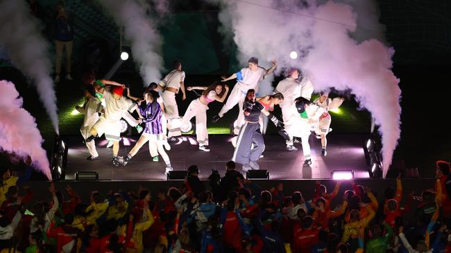 BENEE and Mallrat perform on stage. Picture: Buda Mendes/Getty Images .