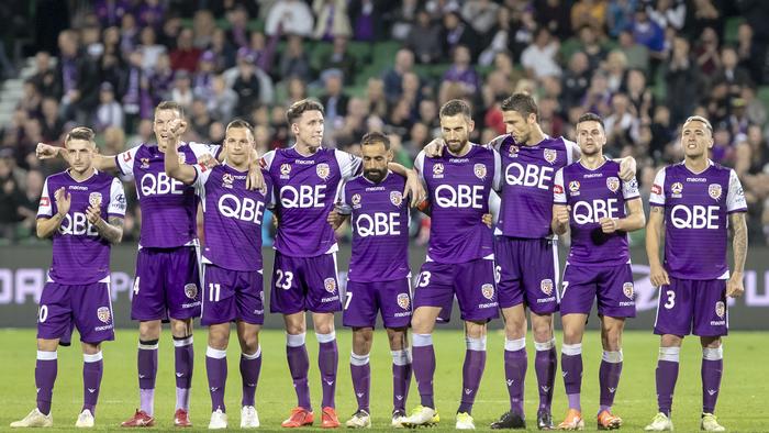 Perth Glory players in a nervous penalty shootout during the 2019 A-League finals. AAP Image/Travis Anderson.