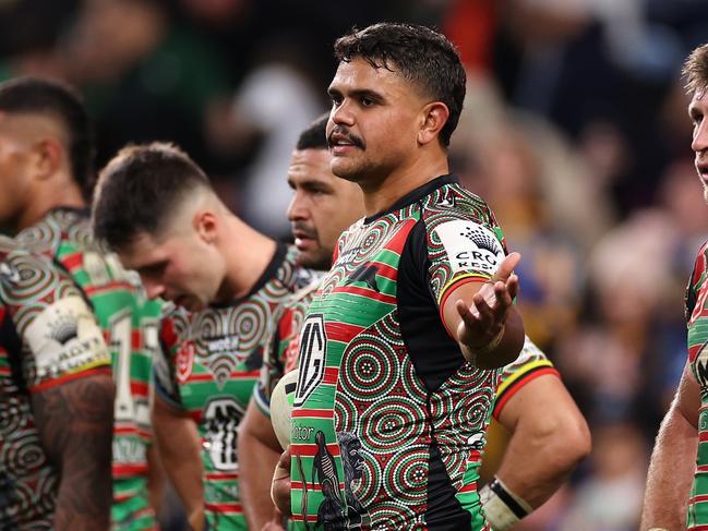 SYDNEY, AUSTRALIA - MAY 19: Latrell Mitchell of the Rabbitohs and team mates look dejected after an Eels try during the round 12 NRL match between South Sydney Rabbitohs and Parramatta Eels at Allianz Stadium on May 19, 2023 in Sydney, Australia. (Photo by Cameron Spencer/Getty Images)