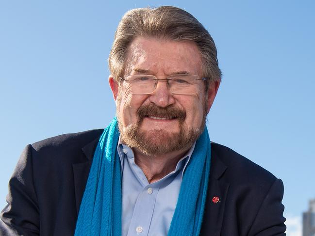 Journalist turned senator Derryn Hinch is another to have apologised.