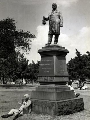 Hyde Park: How A Muddy, Treeless Expanse Where Local Aboriginals Held 