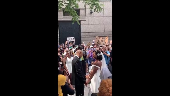 Couple Celebrates Wedding At Black Lives Matter Protest In Philadelphia Au