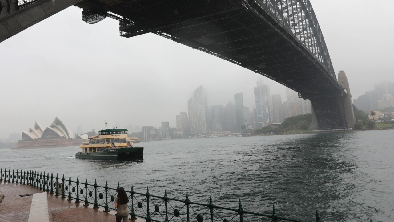 Australia's east coast in for a wet summer as BoM declare La Niña event