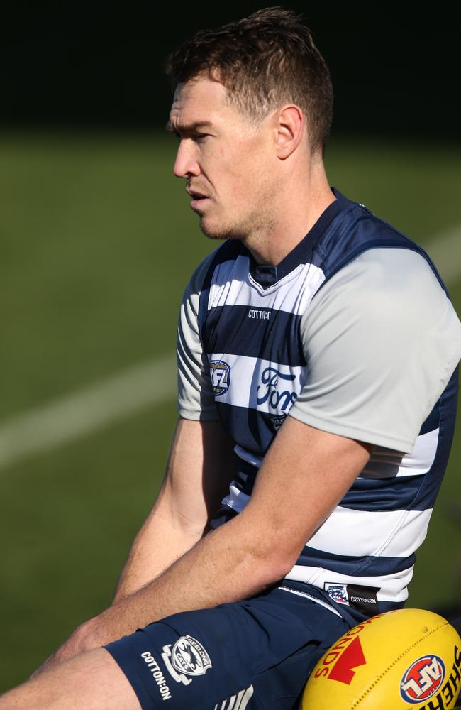 Jeremy Cameron takes a breather during training. Picture: Alan Barber