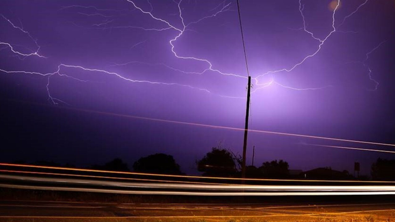 severe-weather-warning-for-regional-queensland-townsville-bulletin