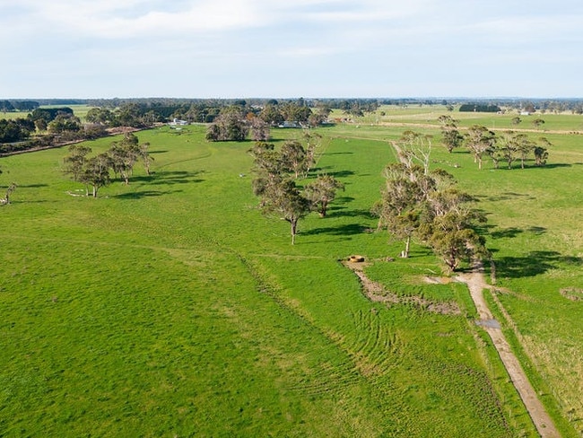 Elmsdale at Ecklin South, near Timboon, sold under the hammer last week.