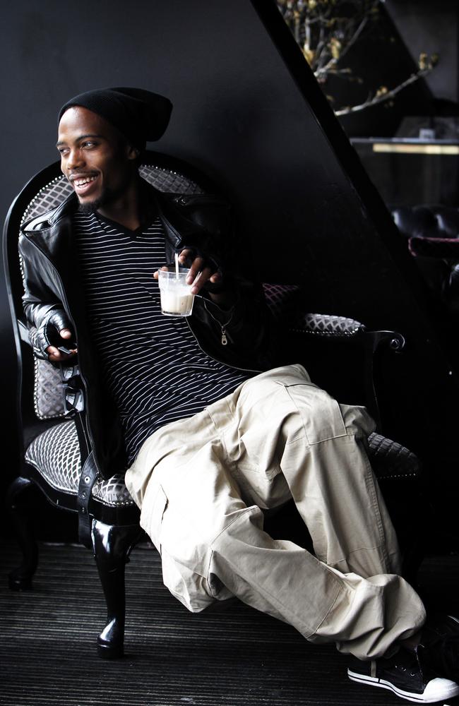 This is American rapper Bobby Ray Simmons Jr, also known as B.o.B. He thinks the earth is flat.