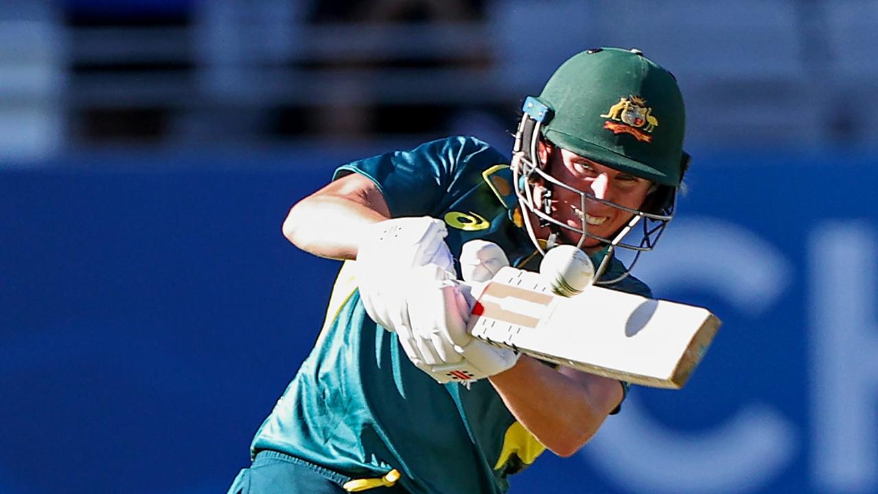 Beth Mooney blasted the New Zealand batters. (Photo by Dave Rowland/Getty Images)