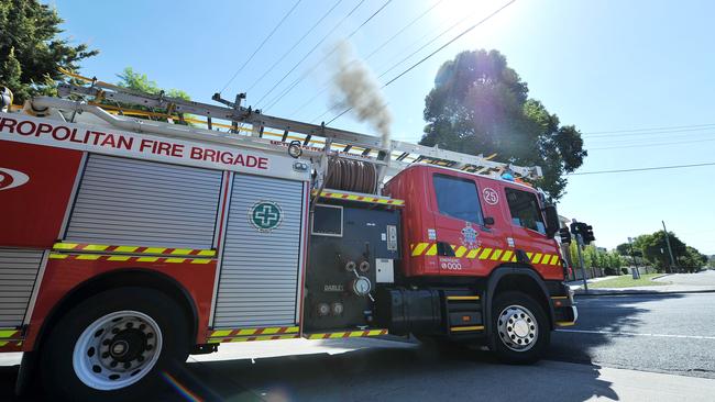 Victoria’s firefighting crisis is opening up on another front as the Metropolitan Fire Brigade prepares to battle the United Firefighters Union over a continuing pay dispute.