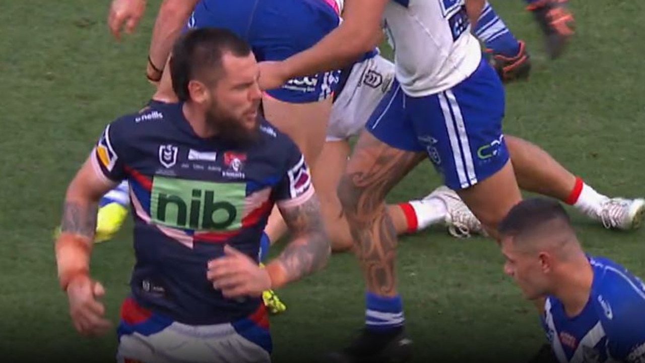 David Klemmer fires back at Hayden Knowles after being told to get off the field.