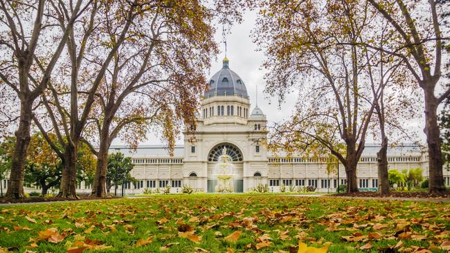 Central Melbourne has historic buildings and stunning gardens …