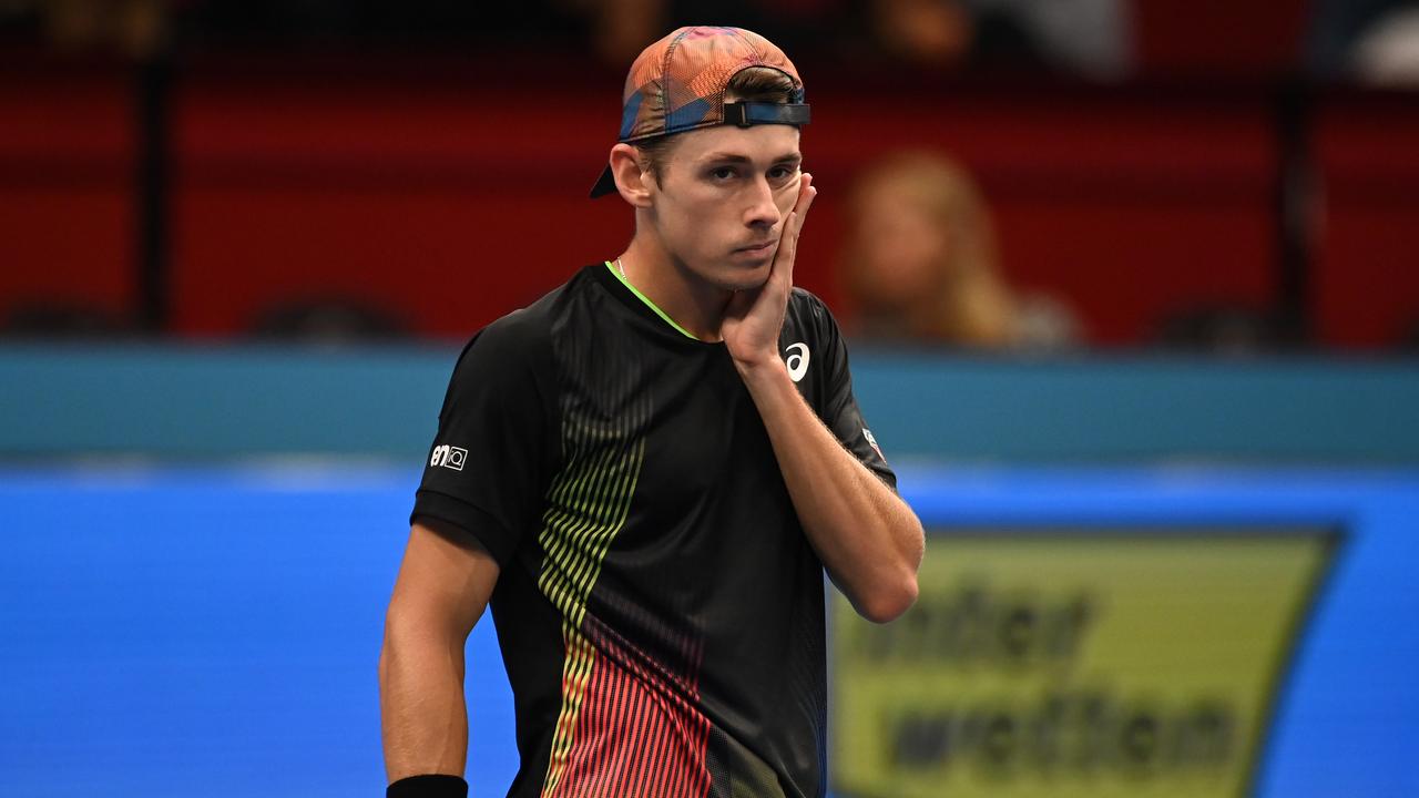 VIENNA, AUSTRIA - OCTOBER 28: Alex De Minaur of Australia reacts in his match against Alexander Zverev of Germany during day six of the Erste Bank Open tennis tournament at Wiener Stadthalle on October 28, 2021 in Vienna, Austria. (Photo by Thomas Kronsteiner/Getty Images)