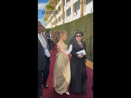 Ariana Grande brings mum to Golden Globes