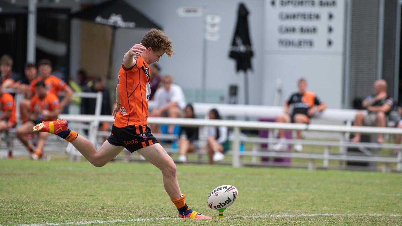 Elijah Breen kicking for goal for the Tigers last season. Picture courtesy of Dylan Fernley Media.