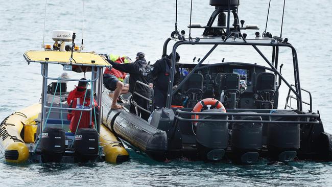 Straddie Search