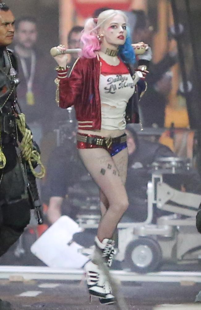 Margot Robbie Looks Totally Badass As Suicide Squad Supervillain Harley Quinn The Courier Mail 