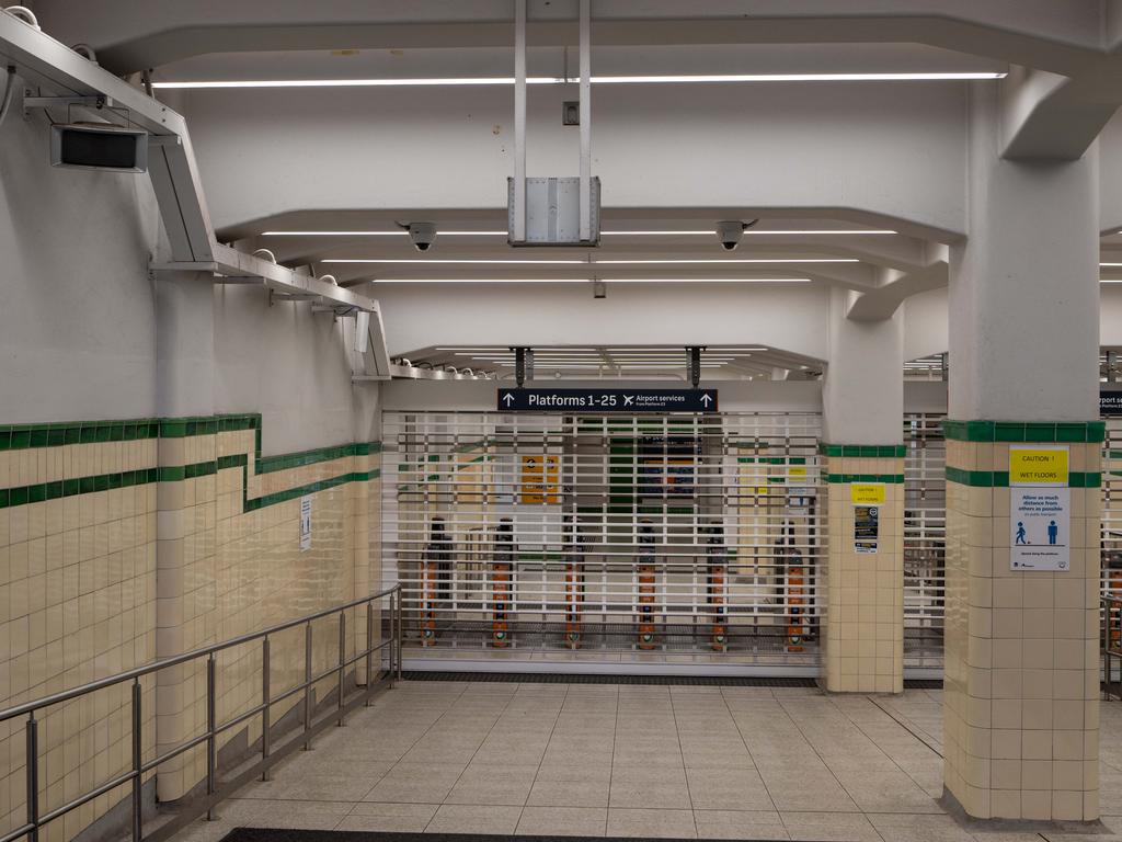 Commuters were locked out of Central Station. Picture: Flavio Brancaleone