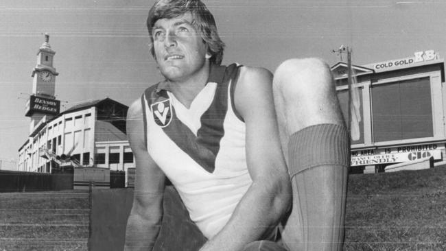 Barry Round is one of the Swans’ greatest footballers and an official club ‘champion’ as of Thursday night.