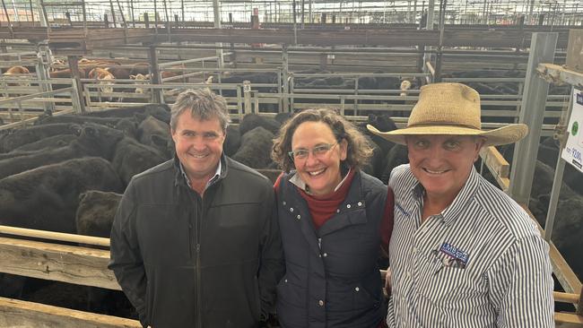 David Fenton and Caroline Coggins sold a feature line at Hamilton. They are pictured with agent Bernie Grant.