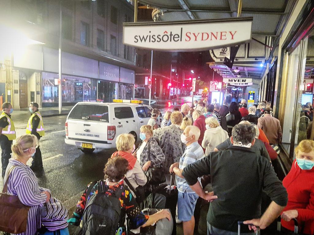 People arrive at Swissotel in Sydney CBD for 14 days self isolation. Picture: Tom Huntley