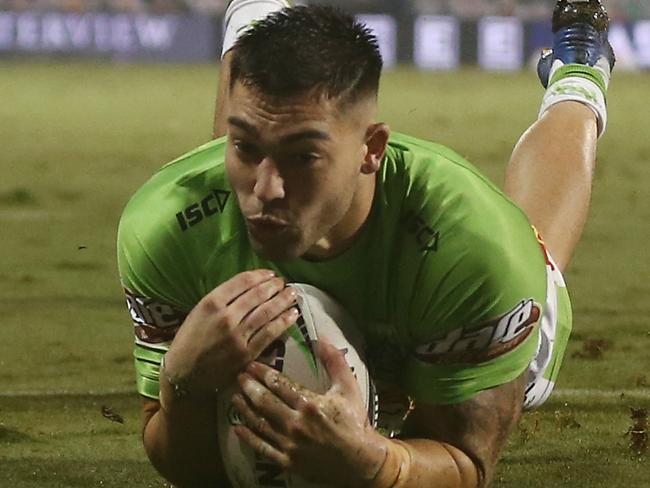 Nick Cotric of the Raiders scores a try during the Round 5 NRL match between the Wests Tigers and the Canberra Raiders at Campbelltown Stadium in Sydney, Saturday, June 13, 2020. (AAP Image/Brendon Thorne) NO ARCHIVING, EDITORIAL USE ONLY