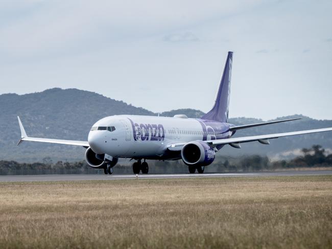 Bonza Airline lands at Avalon Airport. Picture: Tony Gough