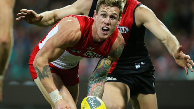 Sydney Swans' Tim Membrey handballs during AFL match Sydney Swans v Essendon at the SCG. pic. Phil Hillyard