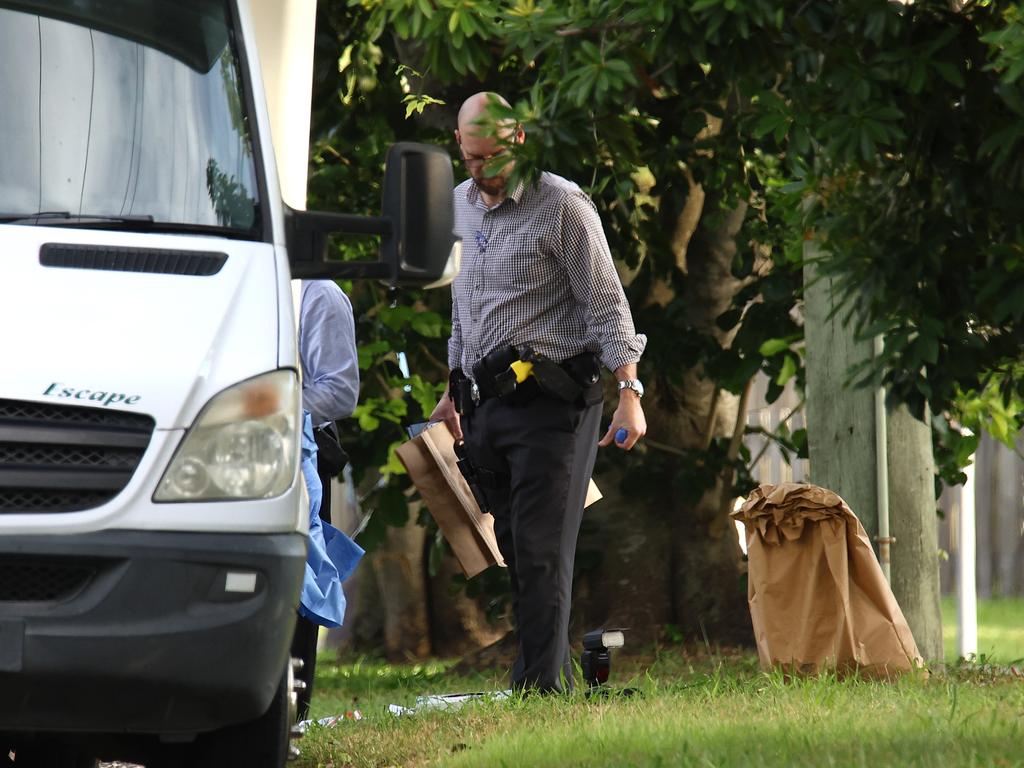 Police and paramedics have rushed to Gregory Street, Acacia Ridge the scene of a stabbing. Picture David Clark